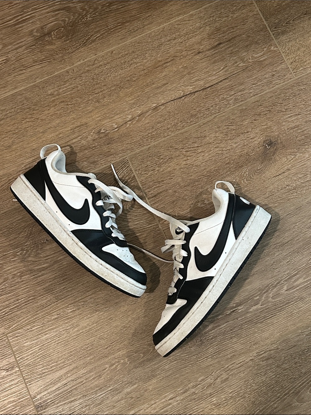 Nike "Panda" Black and White low top sneakers size 6 Youth, used